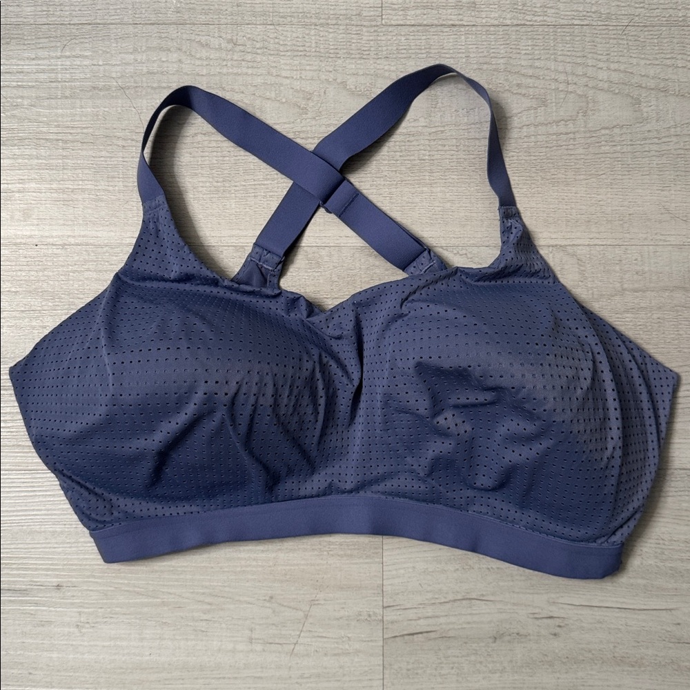 VICTORIA’S SECRET “Lightweight” Sports Bra - 38DDD - curvy, plus size